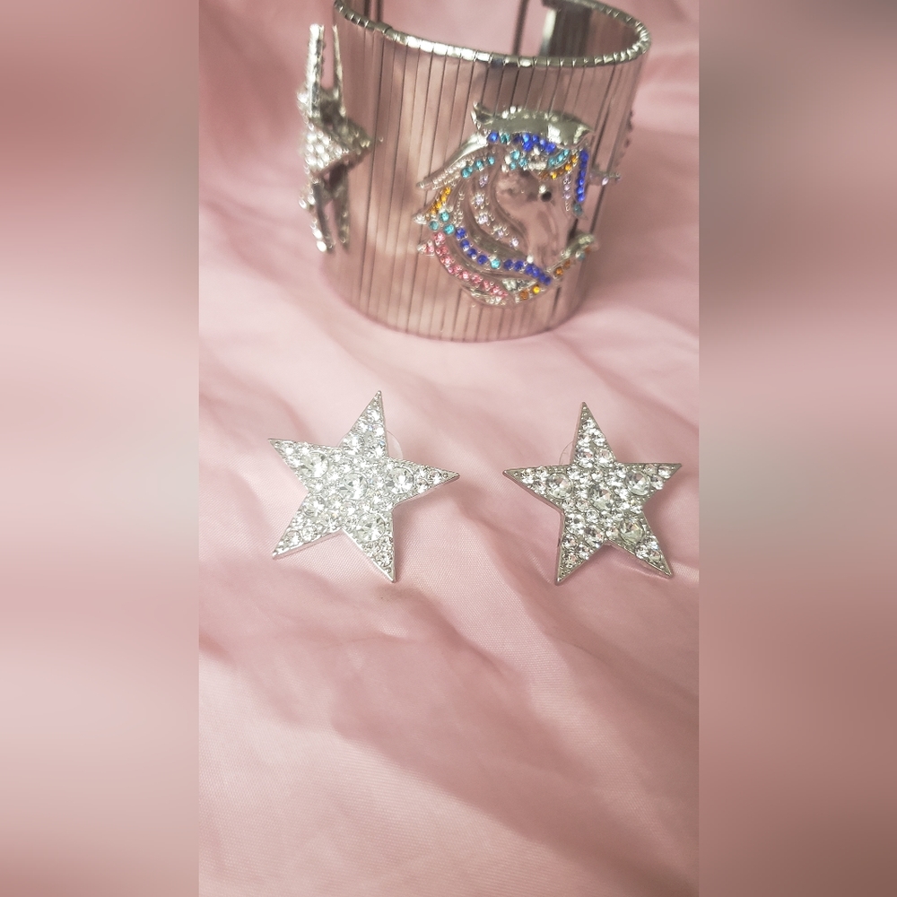 Sassy Jones bracelet & star 🌟 earrings